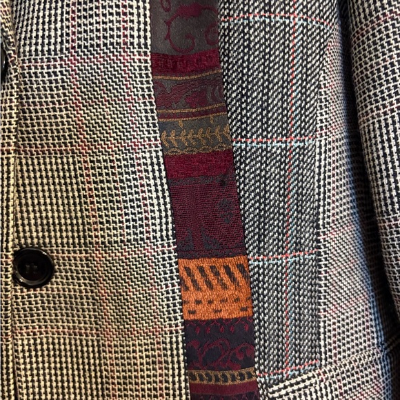 Really stunning multi fabric blazer! - Picture 4 of 6